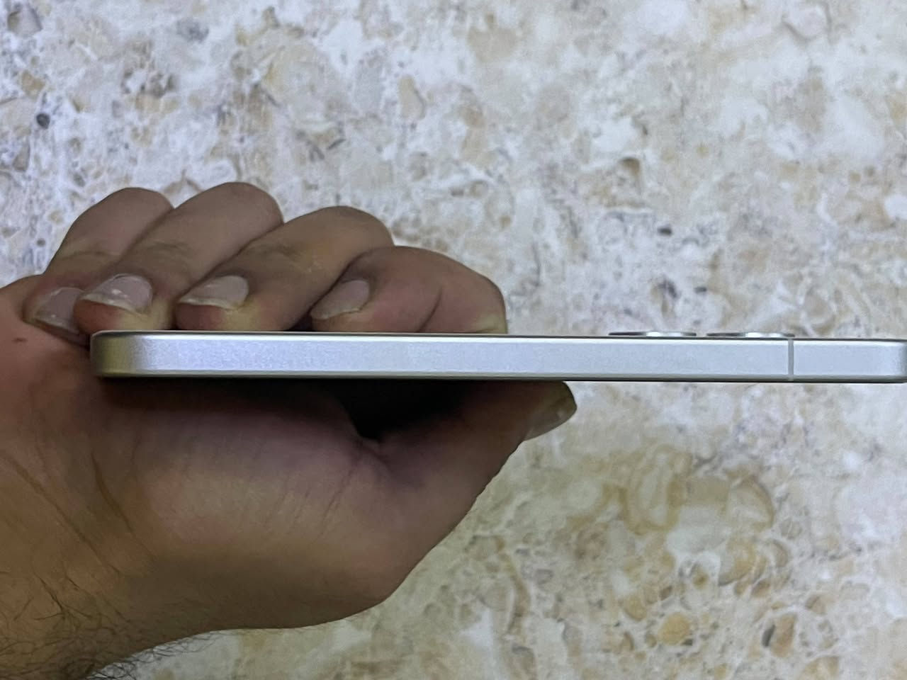 جهاز بوكو X8 pro
سعة التخزين: 512
الذاكرة العشوائية (RAM): 12 جيجابايت
المعالج: MediaTek Dimensity 8500-Ultra
الشاشة: AMOLED بحجم 6.59 إنش وبدقة 1.5K (2756 × 1268 بكسل).
معدل التحديث والسطوع: 120Hz لسلاسة التصفح والألعاب، مع سطوع أقصى يصل إلى 3500 شمعة لرؤية واضحة تحت الشمس المباشرة
تقنيات الشاشة: دعم Dolby Vision وHDR10+ وتعتيم PWM بتردد 3840Hz لحماية العين، بالإضافة لطبقة حماية Gorilla Glass 7i.
المقاومة: دعم معايير مقاومة الماء والغبار IP68 وIP69K. 
البطارية: بسعة ضخمة 6500 مللي أمبير
الشحن: شحن سريع قدرة 100 واط (يصل إلى 100% خلال 48 دقيقة تقريبًا)،
النظام: واجهة Xiaomi HyperOS المبنية على Android 16.
الصوت: سماعات ستيريو تدعم تقنية Dolby Atmos. 

جهاز بعده جديد و بضمان مالته و صل شراء موجود  

عنواني: بغداد الشعله 
رقمي: ***********
السعر: 525 الف قفل
