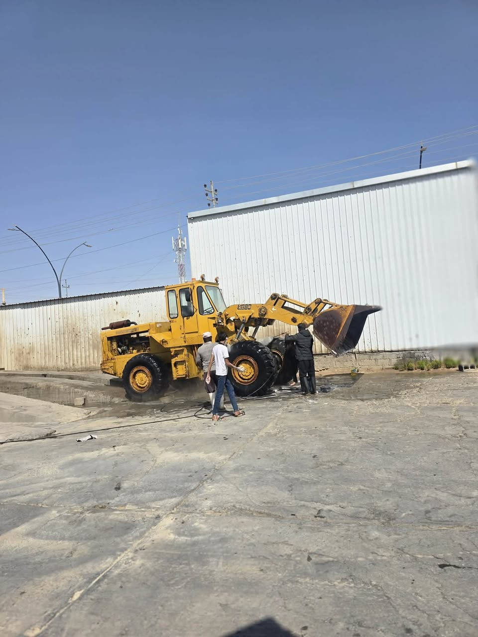 سلام عليكم.         🚜 شفل للبيع مستعجل
نظيف وجاهز للعمل، 

والسعر 250 ورقه وبي مجال 

                        رقم تواصل.  ***********  

مكان الرمادي 

                             مكلف بنشر فقط ✍️
