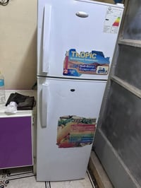 ثلاجه نضيفه فول سعره ١٠٠ الف ٠٧٨٠٣٤٦٩٠٨٠