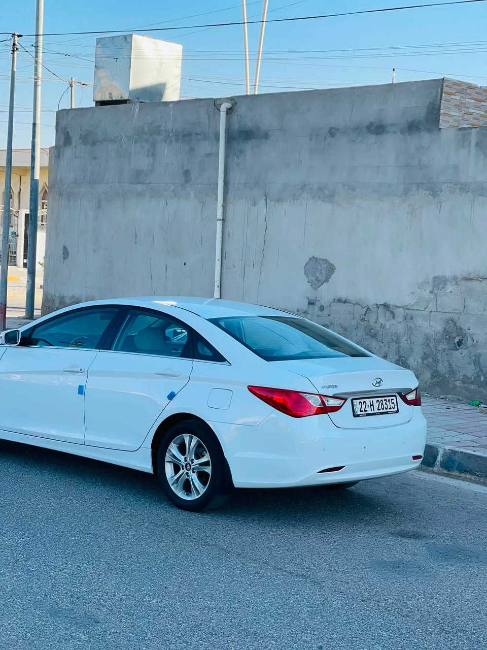السلام عليكم للبيع سوناتا 12 خليجي مكفوله كفاله عامه السياره نضيفه ماشيه 200 محرك 2400  تحويل ثاني يوم السياره صدر جديد جاهزه من كلشي السعر 138 وبيها مجال الرقم تواصل *********** مكان السياره الرمادي
