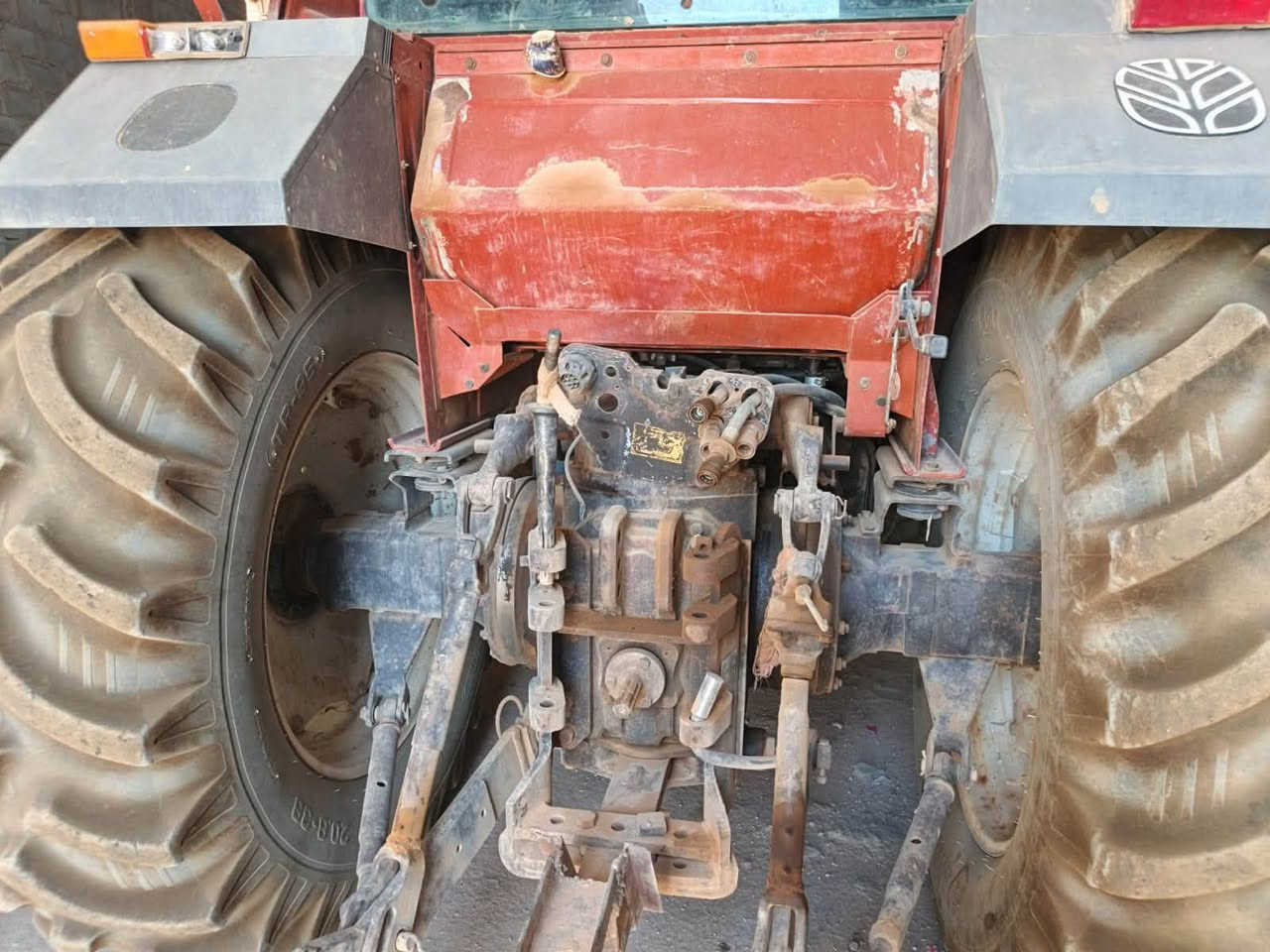 تركتر ڤيات 130
موديل 2009 جاهز للعمل وفول الفول للبيع 
للاستفسار :***********
