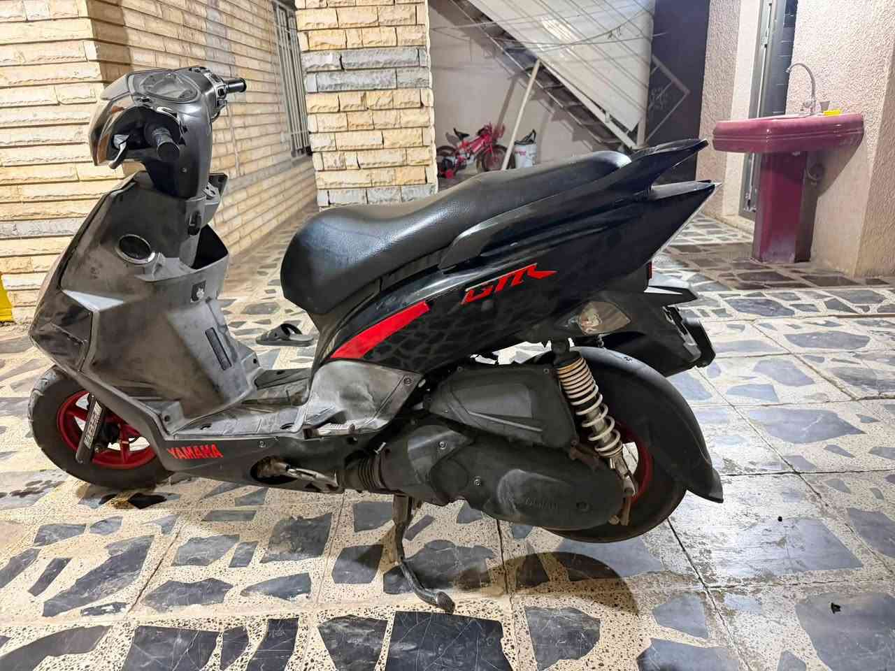 سلام عليكم دراجه جيتي آر جديه رمبه بعدها دراجه كفرات جديده ومكينه جديده برغي ما مفتوح بيها على ايدي تجي تأخذها من البيت بغداد الغزاليه السعر مليون و 100 وتدلل اليريدها الاستفسار الرقم ***********
