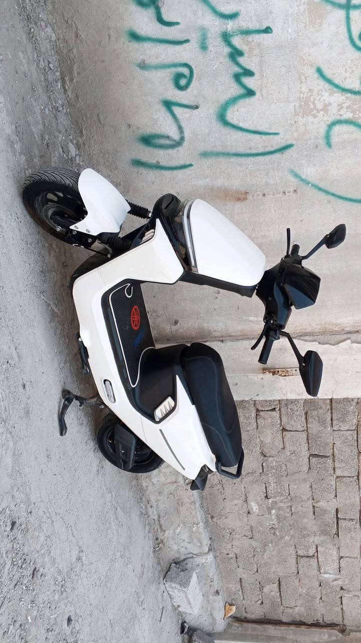 ماطور بوكس موصفات حديثه 
نضام بك وتشغيل عن بعد 
بي سويجات ثنين وبصمات ثنين وكارتات ثنين 
خمسه بطاريات مستخدم شهر 
ملف 2000
سعرو 450وبي مجال 
***********
