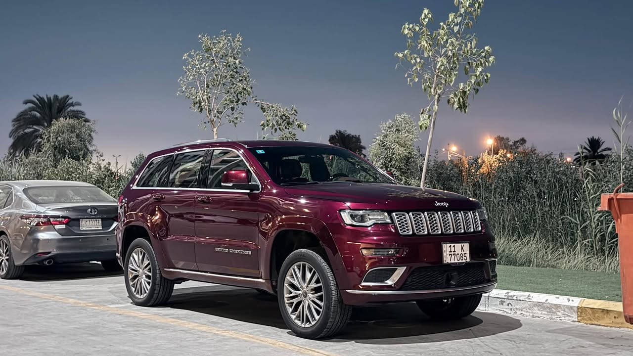 السلام عليكم جيب فول مواصفات 1/1 سوميت
🚨 للبيع Jeep Grand Cherokee Summit 2017 خليجي – وكالة 🚨

🔹 الفئة: Grand Cherokee Summit
🔹 الموديل: 2017
🔹 الوارد: خليجي – وكالة
🔹 المحرك: 3.6 لتر V6 بنزين
🔹 القوة: حوالي 295 حصان
🔹 ناقل الحركة: أوتوماتيك 8 سرعات
🔹 الدفع: رباعي 4×4
🔹 الممشى: 62,000 كم فقط
🔹 اللون الخارجي: أحمر ماروني ❤️
🔹 الداخلية: جملي قرميدي – جلد فاخر 🤎
🔹 عدد المقاعد: 5 ركاب
🔹 نوع الهيكل: SUV عائلية رياضية

✨ المواصفات والتجهيزات:

• فتحة سقف بانوراما مزدوجة
• مقاعد جلد فاخر
• مقاعد أمامية كهربائية
• ذاكرة لمقعد السائق
• تدفئة وتبريد للمقاعد الأمامية
• تدفئة للمقاعد الخلفية
• مقود جلد فاخر مع تحكم كهربائي
• مقود متعدد الوظائف
• شاشة لمس كبيرة لنظام الترفيه والملاحة
• نظام ملاحة GPS
• ربط Apple CarPlay وAndroid Auto
• بلوتوث ومداخل USB وAUX
• نظام صوتي فاخر من Harman Kardon
• شاشات ومعلومات متعددة للسائق
• تشغيل بصمة أو تشغيل ذكي حسب التجهيز
• دخول ذكي بدون مفتاح
• تشغيل عن بُعد
• تكييف أوتوماتيك ثنائي أو ثلاثي المناطق
• فتحات تكييف للمقاعد الخلفية
• كاميرا خلفية
• حساسات أمامية وخلفية
• رادار أمامي
• رادارات جانبية وخلفية
• نظام مراقبة النقطة العمياء
• نظام تحذير مغادرة المسار
• نظام تحذير من الاصطدام الأمامي
• نظام فرملة طوارئ أوتوماتيكية
• مثبت سرعة متكيف
• نظام مراقبة حركة المرور الخلفية
• حساسات مطر وإضاءة
• مرايا جانبية كهربائية وقابلة للطي
• مرايا جانبية مع تسخين
• إضاءة LED أو زينون حسب التجهيز
• إضاءة نهارية LED
• مصابيح ضباب
• جنوط ألمنيوم أصلية
• جكات كهربائية للباب الخلفي
• باب خلفي كهربائي
• نظام دفع رباعي 4×4
• أنظمة قيادة متعددة حسب نوع الطريق
• نظام التحكم بالنزول من المنحدرات
• نظام التحكم بالثبات الإلكتروني
• نظام مانع انزلاق
• نظام مراقبة ضغط الإطارات
• فرامل مانعة للانغلاق ABS
• توزيع إلكتروني لقوة الفرامل
• وسائد هوائية أمامية وجانبية وستائرية
• مثبت سرعة
• قفل مركزي
• نوافذ كهربائية
• نظام إنذار ضد السرقة
• حساسات ركن أمامية وخلفية
• مساحة داخلية واسعة ومريحة
• صندوق خلفي واسع
• إطارات بحالة جيدة انتاج نهايه 2025
• صيانة دورية حسب الاستخدام
٠ جكات نزول وصعود السيارة 

📌 السيارة خليجي وكالة، فئة Summit الأعلى تجهيزاً، ممشى قليل جداً، ونظيفة وجاهزة للاستخدام.

💰 السعر: يحدد عند التواصل
📍 المكان: بغداد

للمهتمين والجادين، التواصل على الخاص
***********
***********
