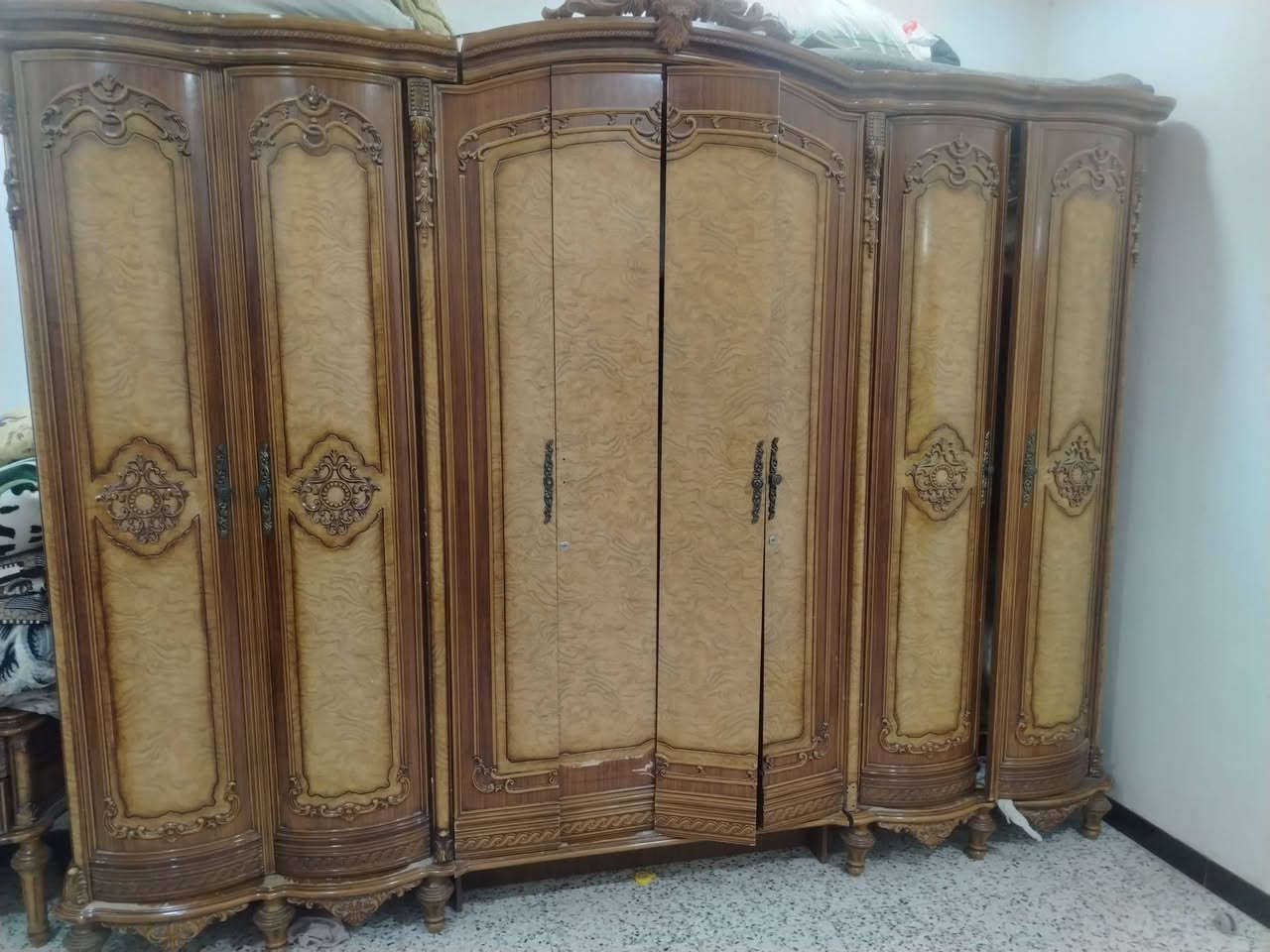 غرفه نوم مصريه للبيع مستعجل الغرفه بدون جربايه اتصل ***********
