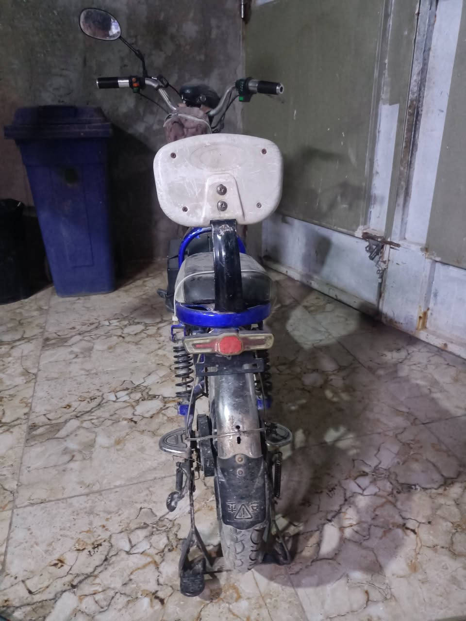 السلام عليكم دراجه شحن مستعمله للبيع البطاريات نص عمر بصمه وسويج عطله ماعرف عطله ابيعه السعر100قفل كوم حديد العنوان بغداد الزعفرانيه للتواصل على الرقم موجود اوتساب***********
