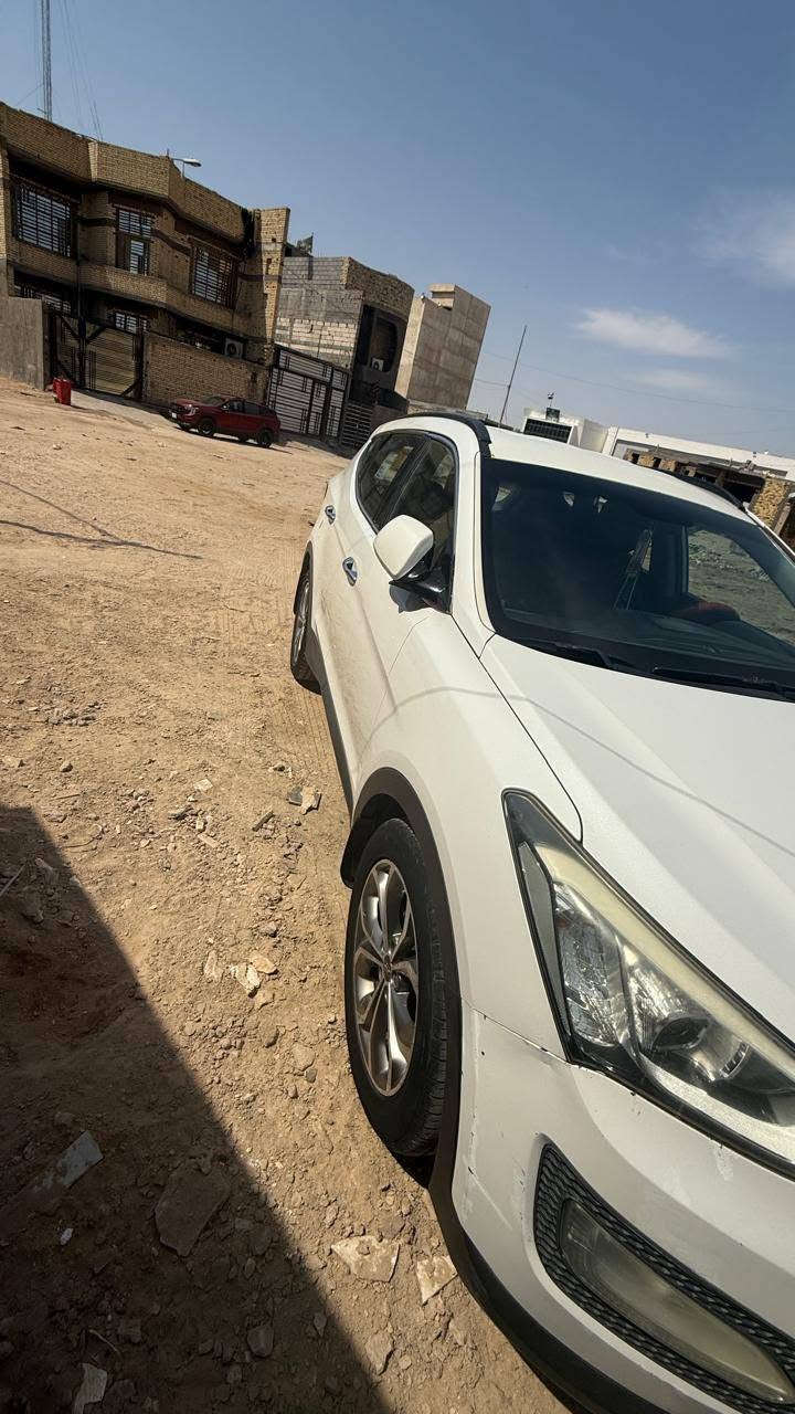 يا الله 
السلام عليكم 
سنتافي خليجي 15 
مكان السيارة بصرة 
6 سلندر 3300 
7 راكب 
السيارة باسمي 
بيها حادث شبر باسفل باب السائق ورصعة خفيفة بالصندوق اقل من كف اليد 
السيارة كير محرك كفالة 
السعر 150 $ وبيه مجال
***********
