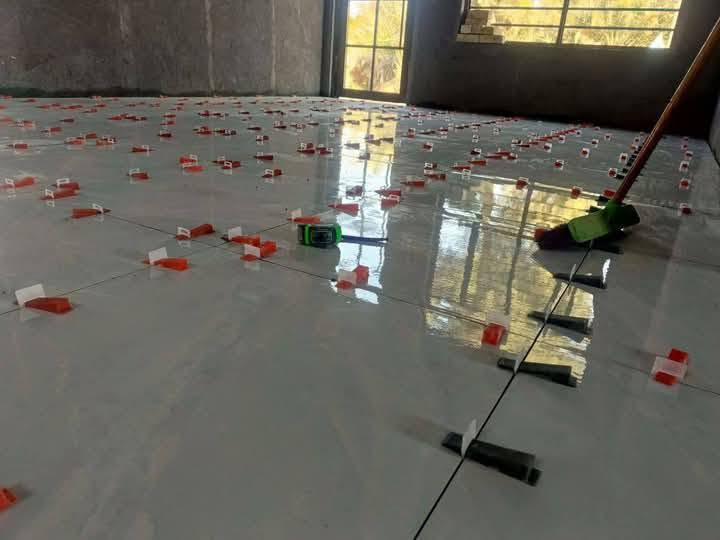 خلفة سيراميك متفرغ عمل درجة اولة انواع السيراميك بورسلين مرمر بايات الواح ازارة عمل باليرضي الله تواصل ***********
