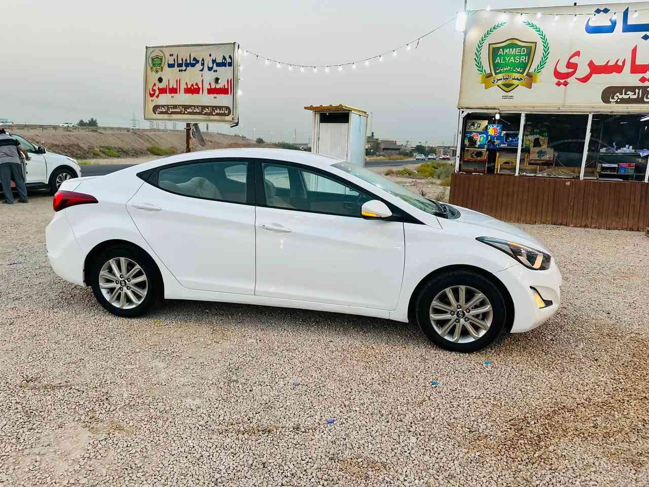 سلام عليكم 2015 خليجي مكفوله من صبغ وتبديل وحادث بيه بس بارد قليل كير ومكينه 1800 مامفتوحات  على وضع الشركه وحداديه وتخم تاير مكفولات سياره جديده اسعر 112 وبيه مجال مكاني كربلاء طوريج الرقم ***********
