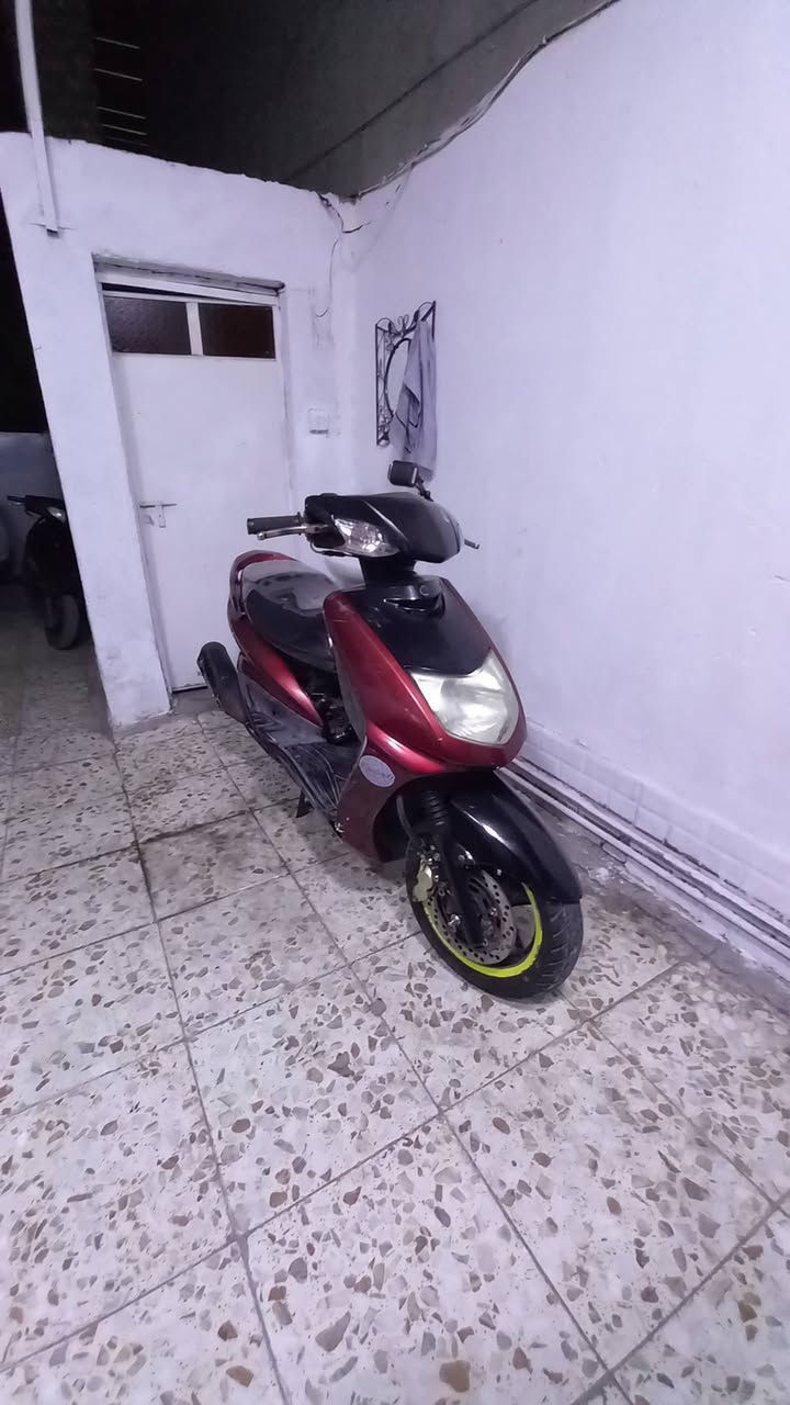 سلام عليكم دراجه سكنس نثيه للبيع او مراوس شعندك نزل بدون نطايح مكينه سم هاون مكينه 59 ونص كور صليب روله 1600 قباقه كور رياضي دراجه كامله شلعه معدل هجم بيه يدات بريك وفج وصينه وتطواله وصالنصه وكلجات وقبق كلجات فراك مال بريك كهربائيات كله كامله لايت زنون دبل اشاره كله كامله اي نقص ما بيه ربع ما تصرف عليه  نازله من معرض الماجدي  مكاني بغداد الغزاليه رقمي رصيد واتساب موجود عل ماسنجر ***********
