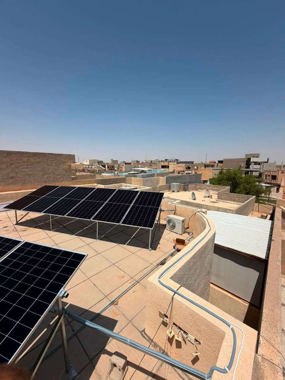من اعمال مكتب افاق للطاقة الشمسية☀️
 الموقع:- صلاح الدين-تكريت الحي العصري

◀️24 امبير نهاري

◀️ 20 ليلي 

تم العمل باستخدام اجود المواد من الشركات الغنية عن التعريف✅
1-الواح لونجي هيمو  x10 واط650 عدد /12 ذات وجهين وذات كفائة عالية ضمان15.سنه
2-بطاريه  شيساج ١٠ ك  عدد /2 ضمان خمسة سنوات
3-جهاز انفيرتر من ماركة لينكس حجم 11كيلو واط ضمان سنتان 
4- اسلاك الربط و كافة اجهزة الحماية 

للحجز او الاستفسار:-
مهندس اشرف:-‭***********‬
مهندس ضرغام:- ***********
محمد حسام:-***********
او زيارة موقع الشركة (صلاح الدين تكريت شارع زيونة)

يتوفر لدينا مواد الطاقة الشمسية بسعر الجملة للمكاتب والمنصبين.
