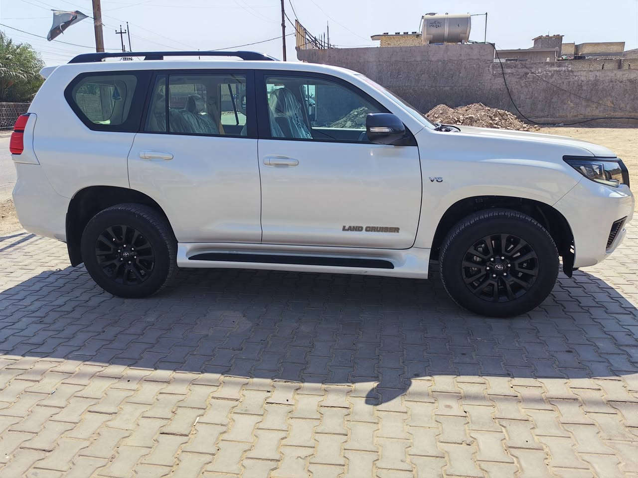 للبيع تيوتا
برادو موديل 23 txs
مدنايت
كراسي جلد مقاعد الأمامية الكهرباء
 بصمة عدد 2
فتحة سقف زراك لايت
دبل تانكي
رقم بغداد بسمي 
مكفوله من الصبغ والتبديل والبارد
ماشيه  23الف تفحص وين مايعجبك 
العنوان بغداد العماري 
السعر 470$
هاتف ***********
