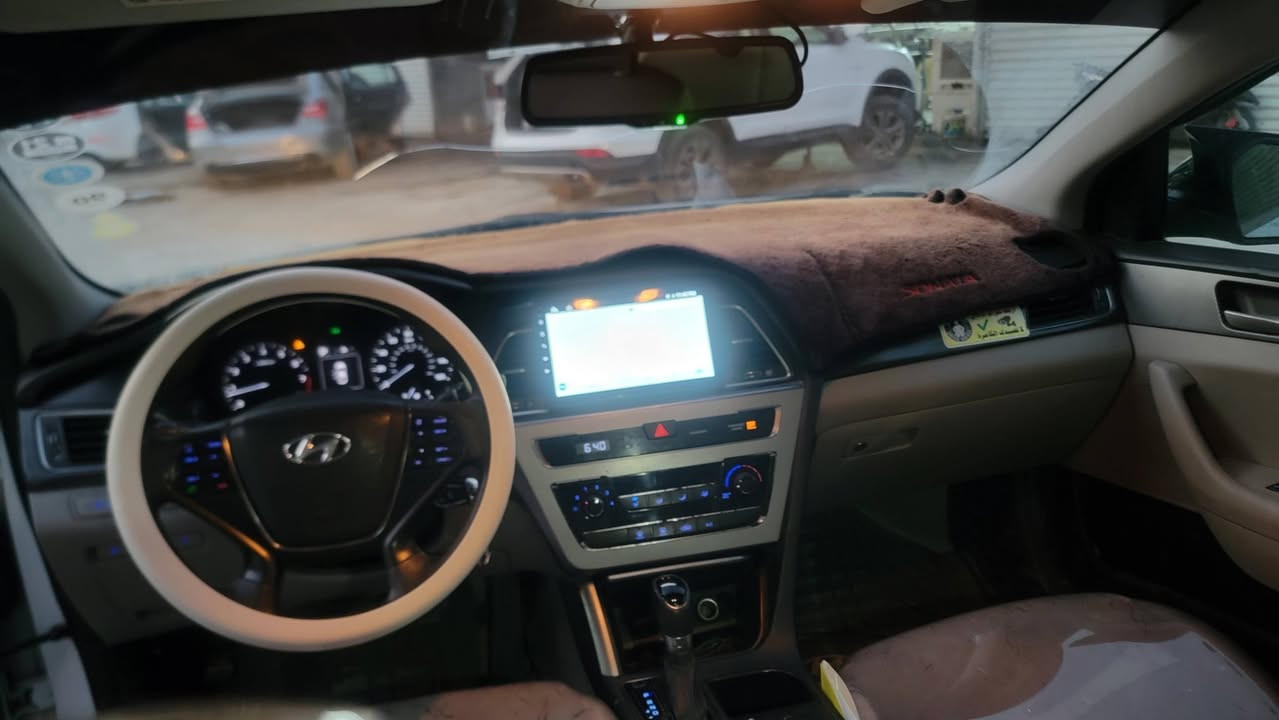 السلام عليكم  سوناته موديل ١٧ وارد أمريكي بيه ٤ قطع صبغ بدون اي دواخل السعر 98 قفل  مكينه 2400  جاهزه عل اخر  
 مكاني بالحله  ***********
