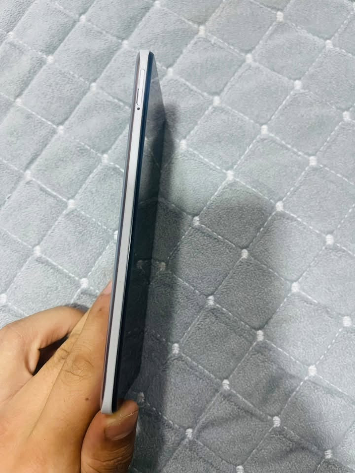 ريلمي 8
الذاكره 128
الرام 8+4يعني 12
البطاريه 5000
السعر 90 بي مجال 
***********
بي واتساب
