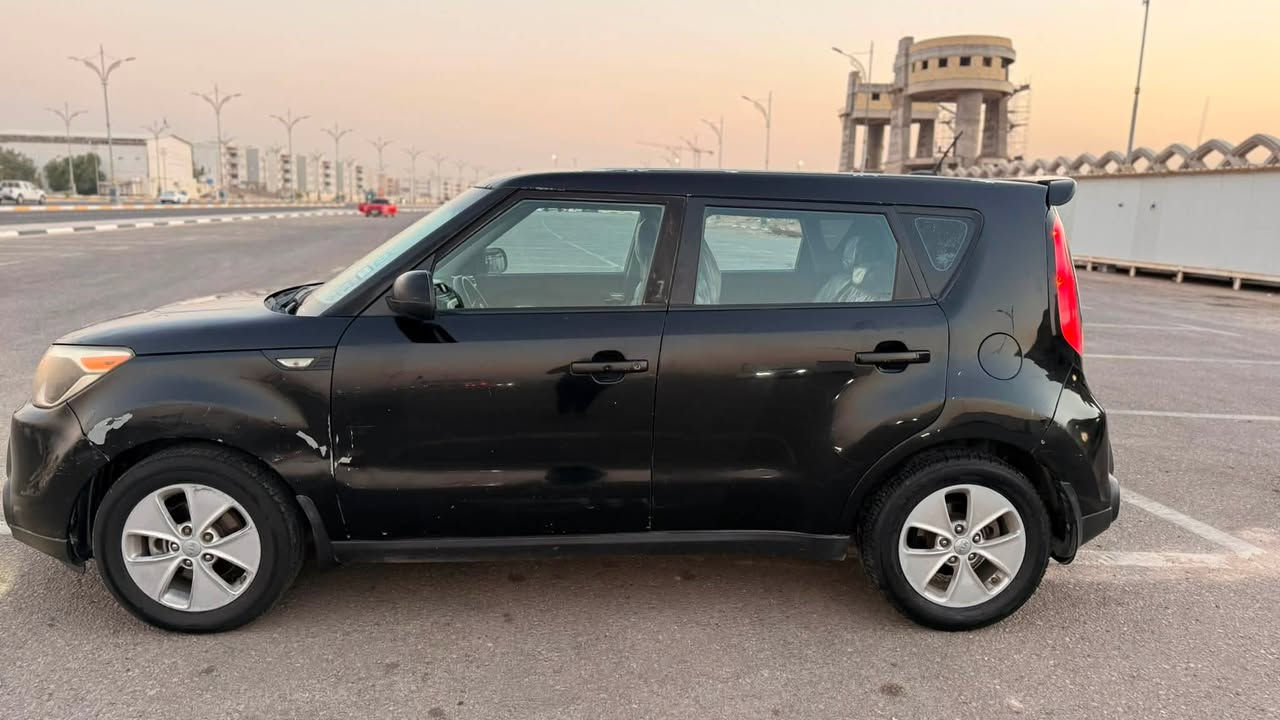 السلام عليكم
للبيع كيا صول موديل 2014 وارد امريكي 
حادثه من بيبان ثنين وجاملغ خلفي صفحة السايق وهنا بالعراق صار بيه جاملغ امامي موضح بالصور 
رقم الشاصي موجود بالصور السيارة مكانه كربلاء 
السعر 80 ورقة وبيها مجال 
للاستفسار:***********
