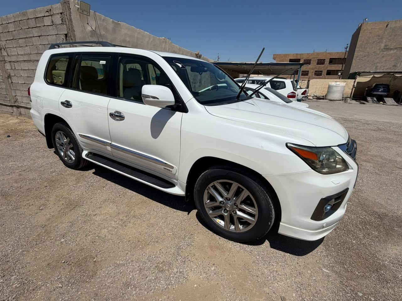 سلام عليكم
من رخصة الأدمن لكزز 2013 

5,700 فول مواصفات وارد خليجي بدون أي ضرر 

ماشية km157,000 

السيارة سبورت

الداخل رصاصي

نظافة فوول 

السعر 4 شدات و10

مراوس موجود بسيارة أقل

***********
