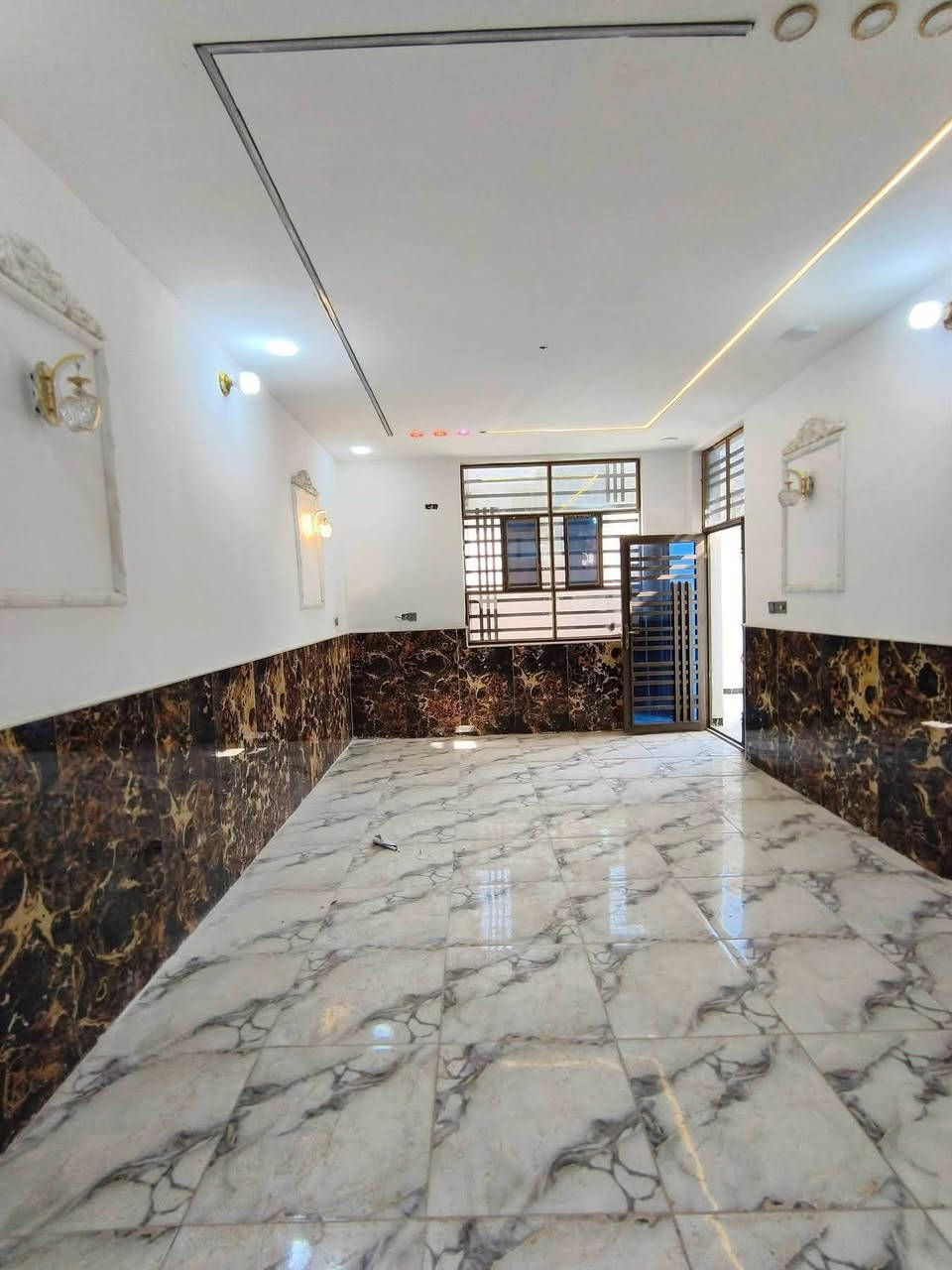 🏡150متر 🏡

المساحة: 150 متر مربع

✅ #طابو_زراعي_سند_25_أقرار_محكمه

السعر: 65مليون  (مع المجال)

الموقع: النجف شارع الصب عمود 335

مواصفات البناء:

غرفتين نوم وصاله استقبال ومطبخ وصحيات 

بناء مرتب (أساس + سقف كونكريت + طابوك)

أرضية بورسلين أبو الـ 60

الخدمات:#بعد_عن_سوق_100م

ماء كهرباء مدارس سوق تبليط مولد

للاستفسار اتصال

*********** او واتساب
