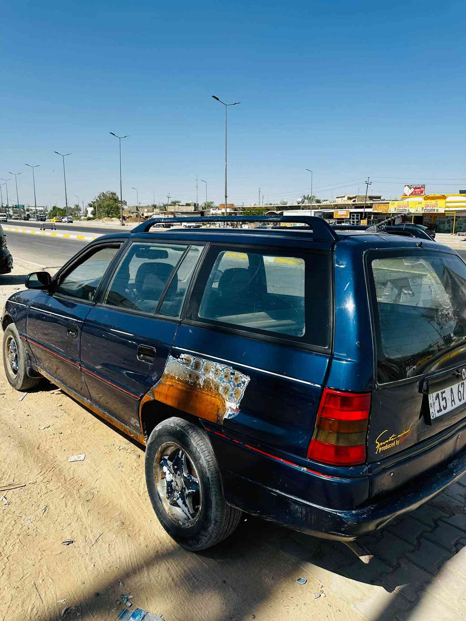 سلام عليكم اوبل استرا ٩٣ رقم انبار انكليزي مشروع وطني يعني وين متريد تحول السياره مشتغل اخياساته اي خياس مابيه سنتر لك بلادي شغال كهربائياته كله شغاله مكينه 2000 خير من الله نقص السياره بس صبغ وتايرات اماميه فقط السعر ٢٨ وبيه مجال  المو شراي لايعامل ويكسر بحلال الناس رجائاً مكاني ديالى الخالص 
***********
