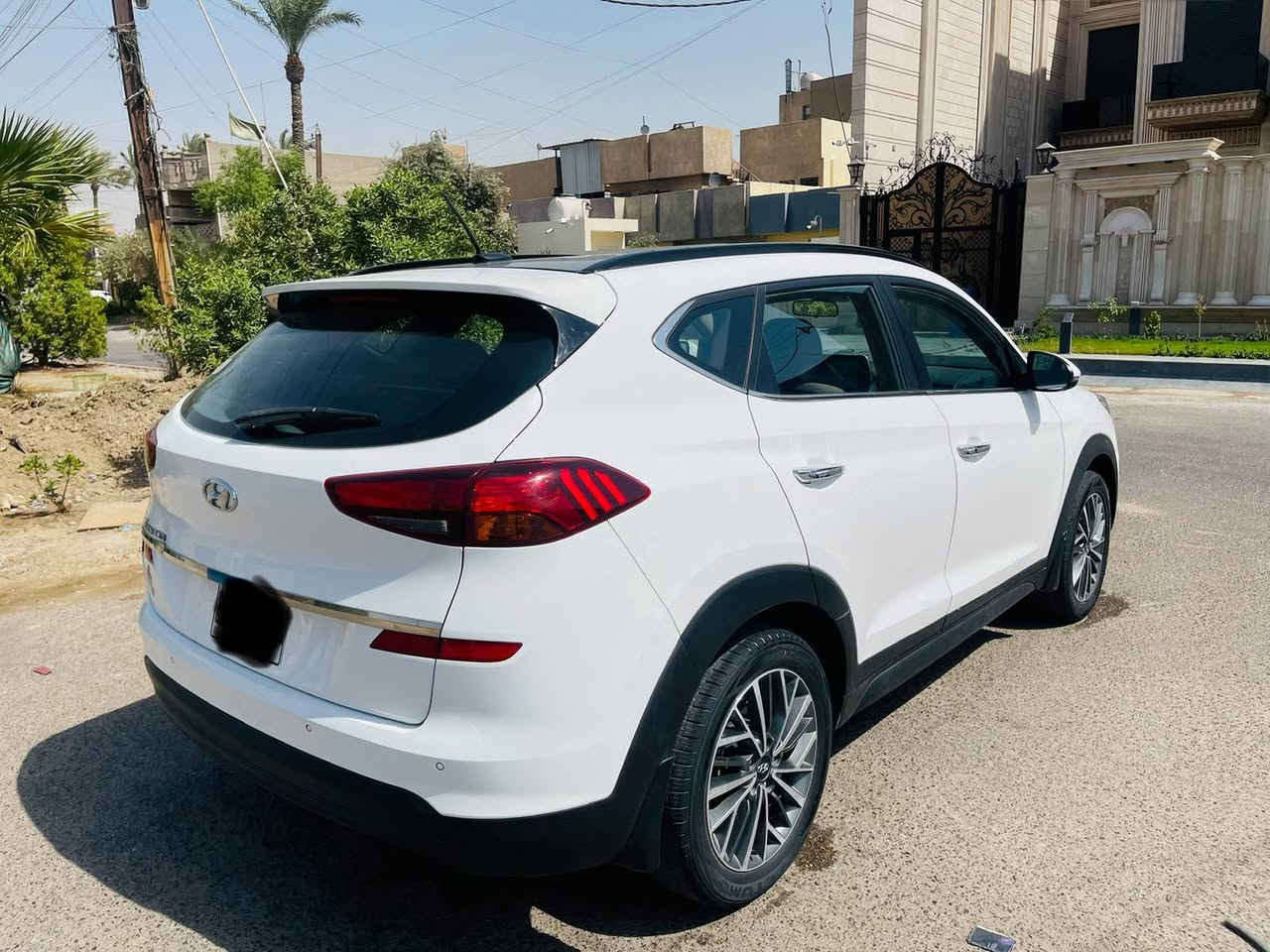 سلام عليكم
توسان 2020 خليجي 
مكفوله كفاله عامه 
المواصفات 
بصمه بنرامه 
كشنات جلد كهرباء 
تحكم ستيرن 
تخم تاير جديد 
رقم بغداد تحويل ثاني يوم 
اشاير مري 
مري شفط 
السياره فول مواصفات 
السعر 178$
***********
