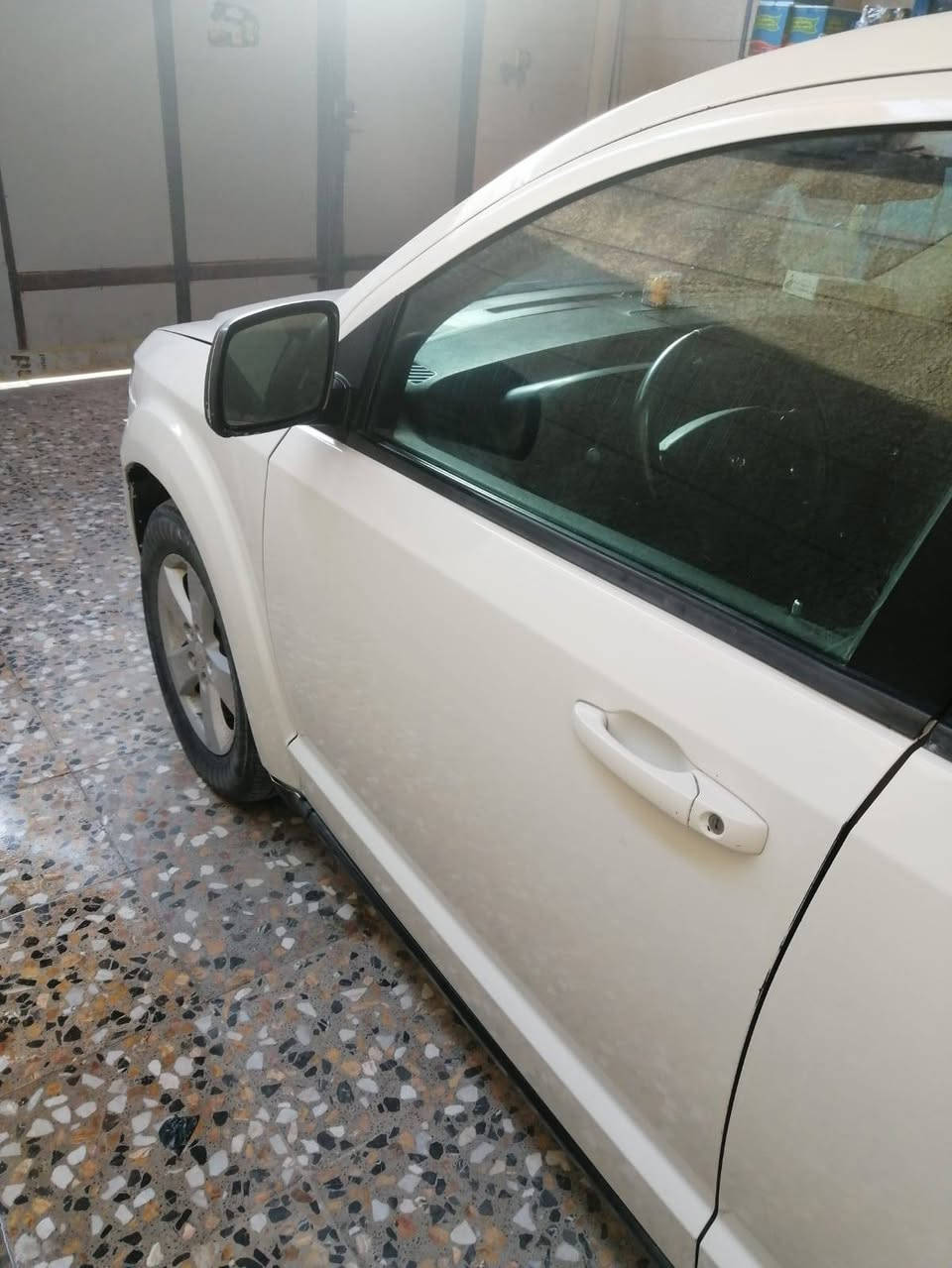 دوج جورني ٢٠٠٩ ابيض شمالي باسمي محرك 3.5 هزة وسنوية جديده مكاني البصره السياره اضرب كير واطلع للسعوديه السعر ٩٠ قابل للتفاوض شي قليل ***********

