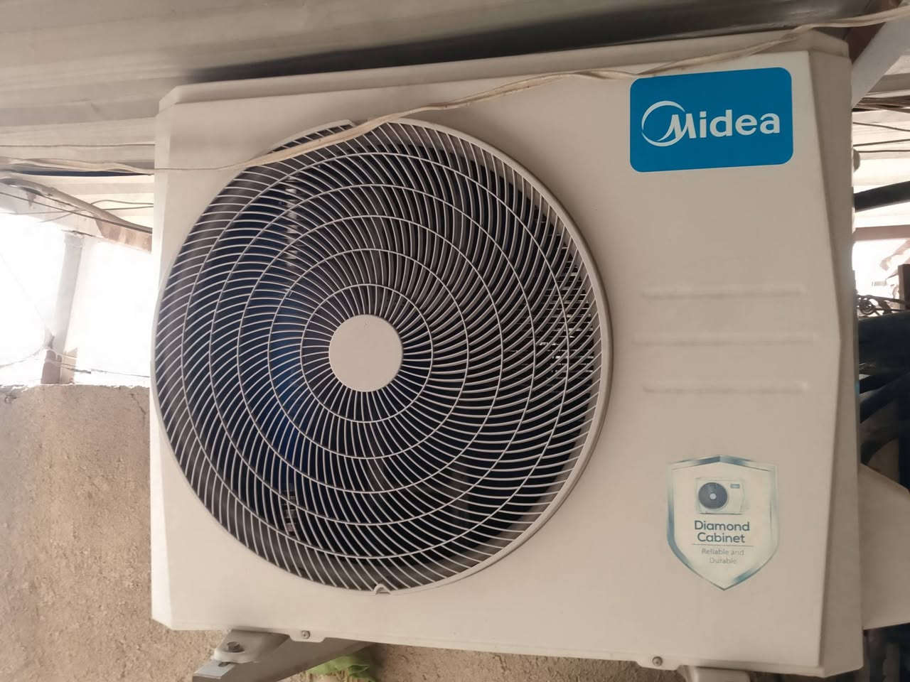 للبيع طن ونص ***********
