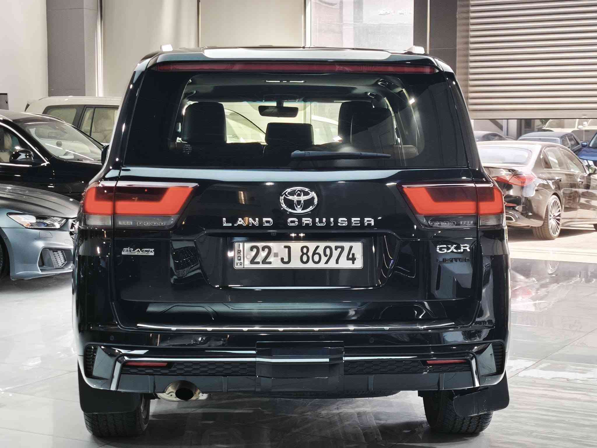 تويوتا لاندكروزر GXR 2023
GXR محدثه Limited
ماشيه 67.000 كم 
محرك 6 سلندر تنفس طبيعي 
شركة مهند 
مكفوله من الصبغ 
بيه شبر تعديل PDR باب السكن 
السعر 59.800$ وبي مجال بسيط 
العنوان اربيل 
***********
***********

