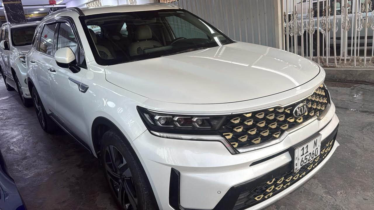 السلام عليكم 
كيا سورنتو ٢٠٢١ خليجي مكفول 
بيها بارد جدا بسيط موجود سونر بالمنشور 
ماشيه ١٣٠ الف
السياره فول مواصفات ماعدى البنروما 
جاهزه من كل النواحي 
مكان السياره بغداد كريعات
السعر ٢٣٧ ورقه 
***********
***********
