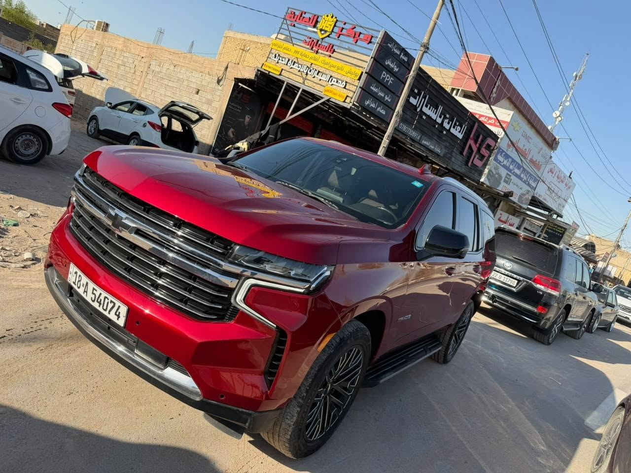 السلام عليكم موجودة بالنجف 
بيه واتساب *********** شوفرليت تاهو(2022) رقم بابل أنگليزي السنوية بأسمنا
فول مواصفات للأخير واحد على واحد فئة(LT1)
مواصفات البريمير المعروفة
بعض المواصفات
١/ حجم المحرك V8
5300 ,المرغوب

مع گير 10 نمر
أتوماتيك وعادي

٢/ فتحة سقف بنراما على طول السقف

٣/ صندوك كهرباء شفق + عن طريق القدم

٤/ رادارات أمامي جانبي خلفي 
في جميع الاتجاهات
 مع GBS نڤيگشن 
مع شاشة كبيرة 
 تدعم كار بلي

٥/ كل كراسي كهرباء
مع جلد أسود ملكي 
كل الكراسي منفصل سياحي VI

٦/ حساس أمامي خلفي

٧/ كامرات ٣٦٠ درجة في كل الأتجاهات

٨/ مستشعر توقف ذاتي أمامي وخلفي
مع نقطة عمياء 
مع تحذير مغادرة المسار
مع تحذير الأصطدام 

٩/ شاحن لاسلكي 
مع سايد بريك كهرباء 
مع ستيرن كهرباء 
مع جميع وضعيات القيادة 
مع القيادة الذاتية 
مع فول تحكمات ومثبت السرعة
مع تدفئة مقود
والعدادات دجتل 

١٠/ أربع بصمات مع بصمة تشغيل والتشغيل عن بعد

١١/ دفع رباعي
مع مانع تزحلق
مع مري الجانبية شفط

١٢ /تبريد ثلاث قطع منفصلة بالعمل

معلومات السيارة

**السيارة عليها كت برايمر أصلي دعامية+شباك+ويل كب

السيارةوارد أمريكي صور حادثها مع سونارها مرافق بالمنشور مع فديو واقع الحال الها 
 
***حادثها فقط دعامية مبدلة+ خشم البنيد فقط سياره مغلفه ppf ضمان ١٠ سنوات

***********
بيه واتساب 

✅السعر (365$)ورقة
وبيها مجال حق الله 
 
أسف الإطالة لذكر جميع التفاصيل 
 
أرجوكم أدعو لنا 
بالخير و الرزق
