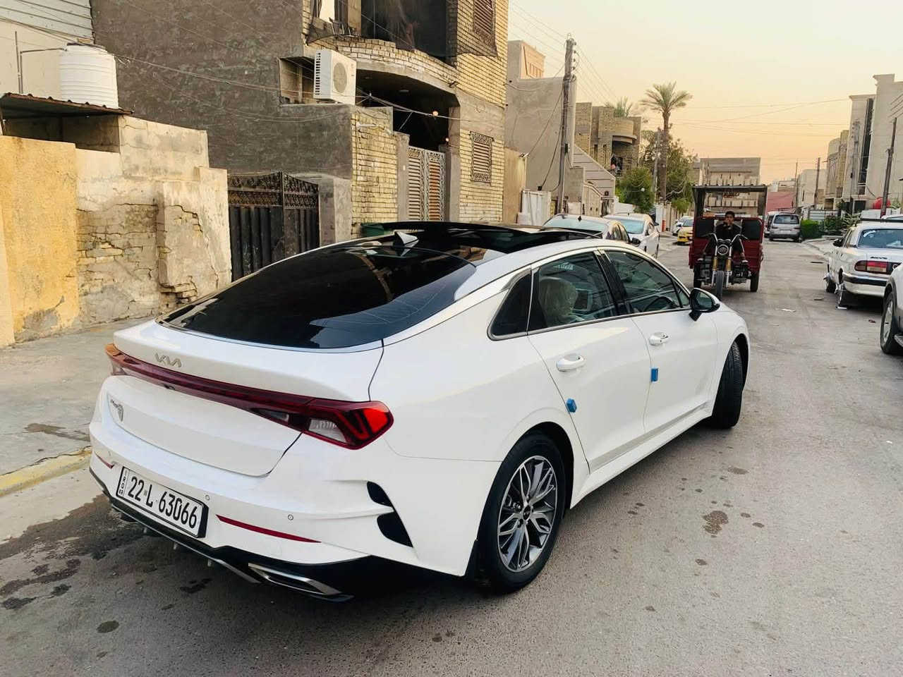 ‏ تحيه طيبه السلام عليكم ورحمة
كيا كي فايف (k5) 2022

الموديل 2022(خليجي ) .
المحرك : 2.000 . 4سلندر/
العداد70الف 

 المواصفات
فتحة سقف(بانوراما)
دخول ذكي(بصمة) +تشغيل عن بعد
شاشة اصلية +كاميرا +حساسات
المصابيح الامامية زنون+LED
المصابيح الخلفية LED
مقاعد تدفئة تبريد
مقاعد جلد+كهرباء
سايد بريك بصمة
اوتو هولد
محدد سرعة
فول تحكم ستيرن
درايف مود
مري كهرباء
 المواصفات المعروفه خليجي
رقم اربيل جديد تحويل ثاني يوم
‏السعر  خاص
اي اسفستار رقم صاحب السياره
***********
