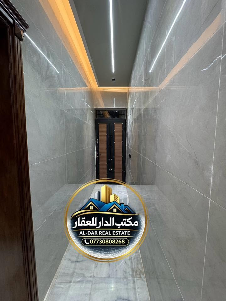 للبيع دار 150م  بناء حديث زيرو  vip
/ 📍في حي البنوك خلف شارع الكنيسة( قرب الشارع العام)

الواجهة 5م            النزال 30م 

يحتوي على ⬇️

الطابق الأرضي : كراج + خدمات خارجية مدخلين استقبال + مطبخ صالة + غرفه نوم سويت + خدمات

الطابق الاول : 3 غرف نوم سويت + خدمات

الطابق الثاني : سطحين+ بيتونه

للاستفسار اكثر اتصال بالرقم التالي 
*********** 
او مراجعة مكتب الدار للوساطة العقارية الكائن في حي البنوك بداية شارع الكنيسة من جهة الجسر
