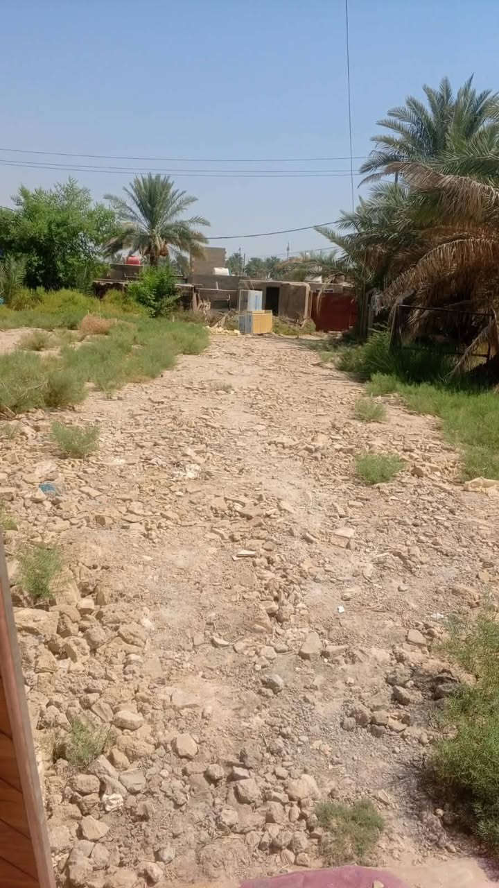 بيت طابو زراعي سند 25
للبيع مع قطعه مساحه الكل 450متر 
مكان محريجه قرب تقاطع سياحي شارع مفروشات 
السعر 40مليون 
للتواصل خاص ‏‪***********‬‏
