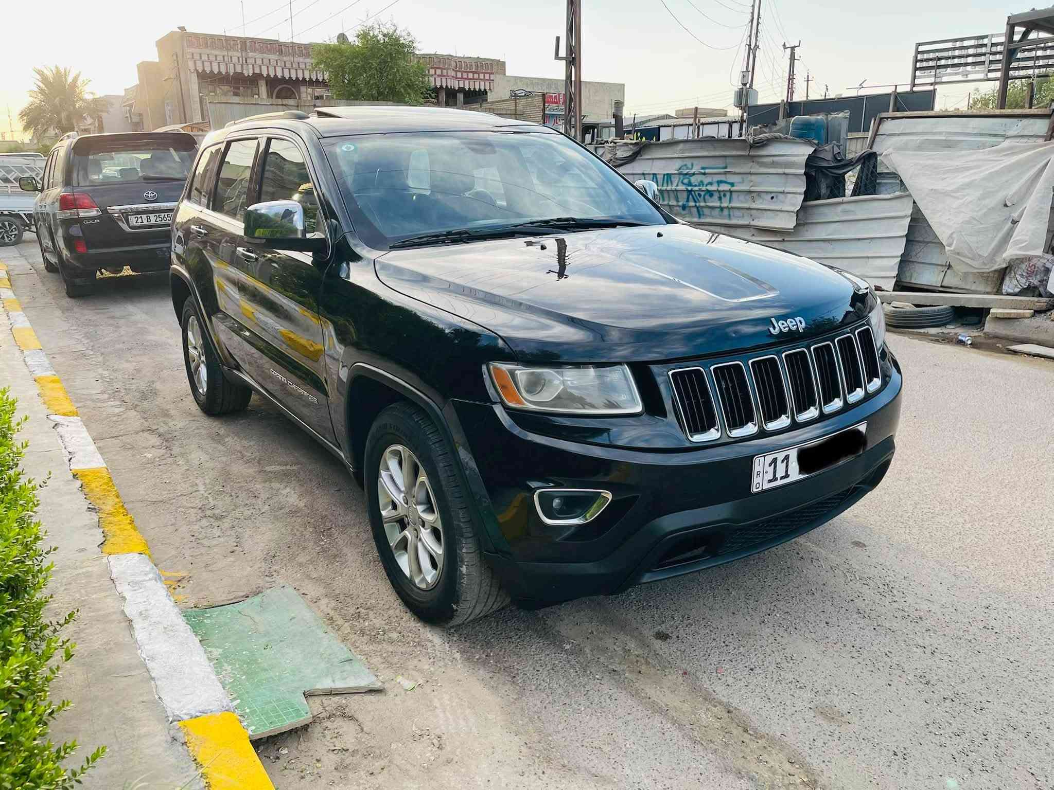 السلام عليكم للبيع جيب 2014  فول 1/1 رقم بغداد بسعر جدا مناسب للاستفسار المراسلة ع خاص او الاتصال ع هذا الرقم ***********

