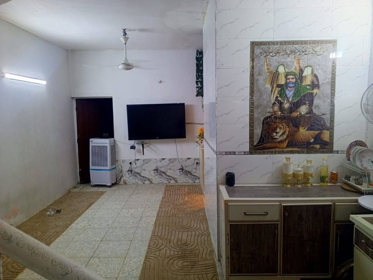 السلام عليكم
بيت طابو زراعي ١٠٠ متر الزعفرانية شارع الكهرباء قرب صيدلية زينة علي 
 طابق ونص بناء بلوك 
الطابق الاول يحتوي على طرمه وغرفة خطار 4×7 وحولي 5×7ومطبخ وغرفة نوم5×4 وصحيات
  الطابق الثاني سندويج يحتوي على غرفة نوم وحولي وصحيات وسطح
لمعرفة السعر
التواصل على هذا الرقم 
***********
