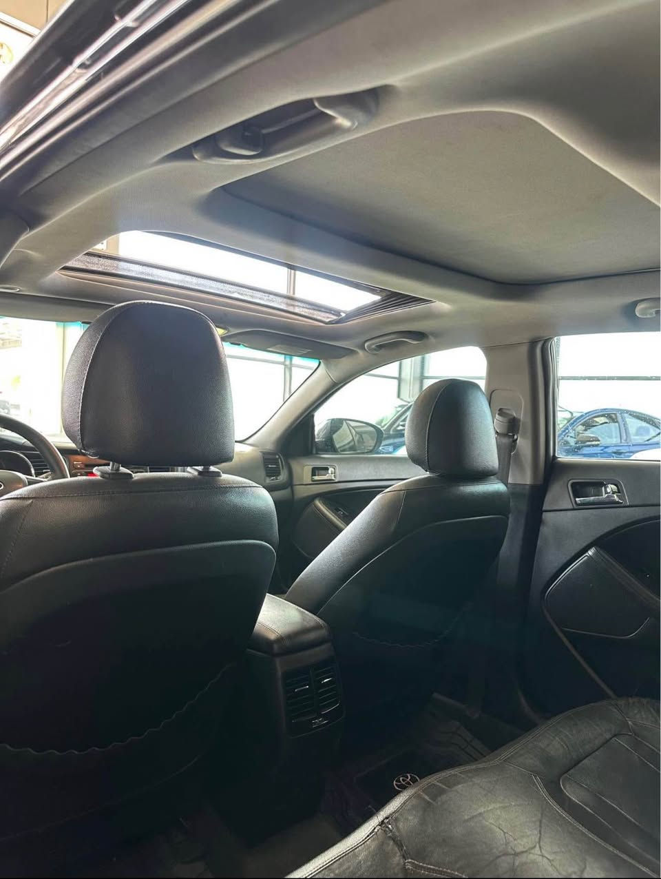 كيا اوبتيما 2012 خليجي سياره جاهزه و شبابيه كير و مكينه بشرط مكينه V24 سياره پانؤرامه كوشن كهربائي فول فول مواصفات تبريده ماشاءالله ثلج❄️ سعر 115 وبيها مجال قليل واتساب *********** أربيل, العراق
