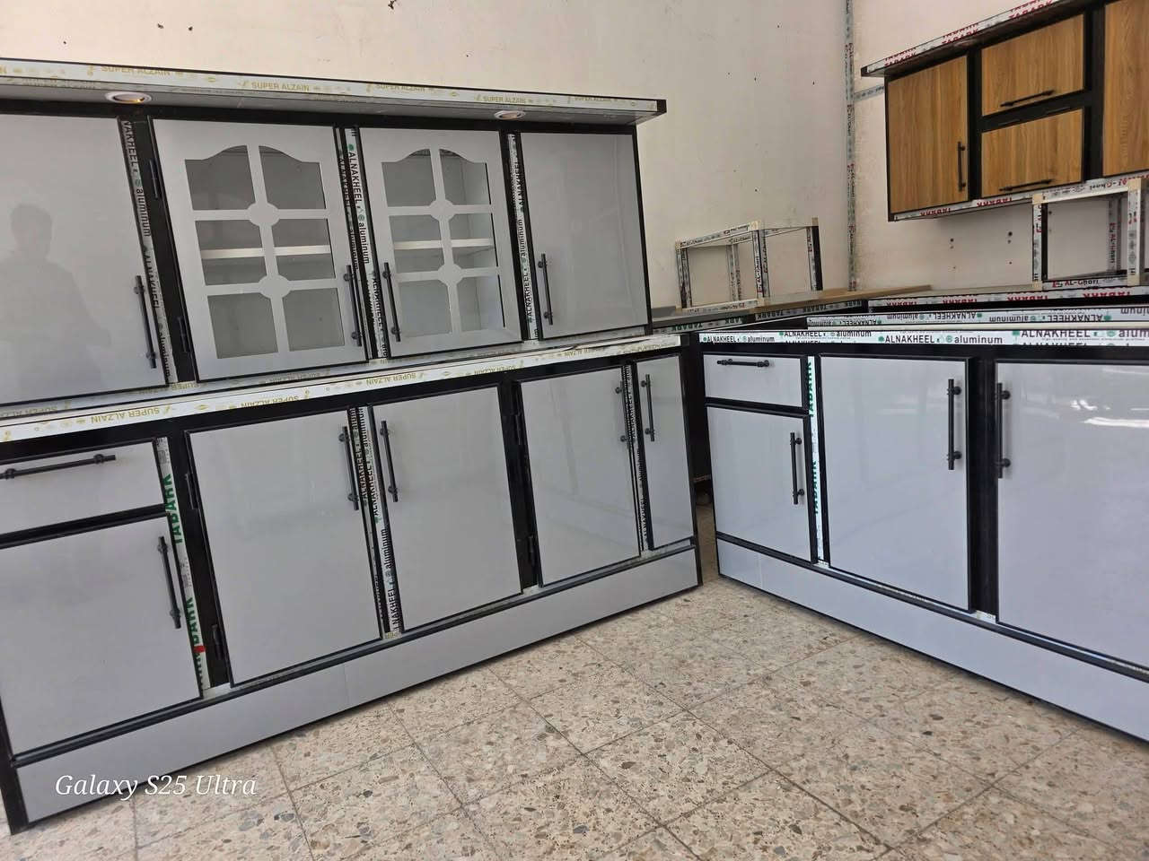 يعلن معرض شامل عن تبديل الكاونترات والسنكات القديمه بكاونترات جديده وحسب الطلب  
البيع نقدا او الأقساط عندطريق ماستر الرافدين فقط 
هيت  شارع چري مقابل جامع عبدالله بن مبارك  رقم موبايل ***********
