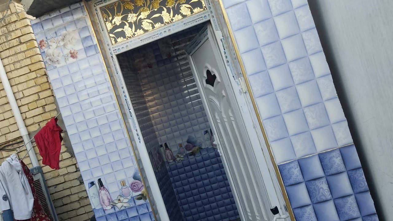للبيع مشتمل المساحة 125 متر الوجه 
6 وربع والنزال 20 متر البناءطابوق بناء
 حديث الشارع 10 متر الطابق الاول
يحتوي على غرفة صاله استقبال
مطبخ حمام الارضيه صبه ناعمه
الطابق الثاني هيكل مسقف مع الكرسته
 يحتوي على غرفتين صاله صحيات 
الفلوجه حي الشهداء مقاطعة ال21 الف
مقابيل مول المصطفى البرتقالي للتسوق 
السعرمناسب 78 مليون قابل للتفاوض 
للاستفسار اكثر 
***********
***********
