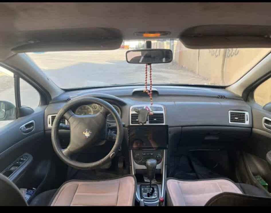 بيجو ٣٠٧ موديل٢٠٠٥ 
موبايل*********** 
سعري ۳۷ مةجال ئارم وسةنةوية
گيرو مةكينة بةشةرت 
تەبرید ساردو گەرم
جام كارةبايي كوشن جةگ
گير توماتيك و عادية
دوگةمةي  سپورت و بةفر
شاشة ئايپات و ليد 
شوين هةولير أربيل, العراق
