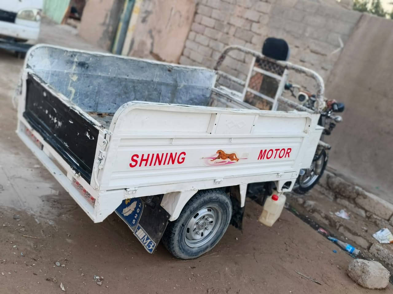 السلام عليكم ستوته موديل 20 محرك 25 شغال كل شيء بيها سعر 1,75 بيها مجال حق الجيه شيء قليل(‏‪***********‬‏
