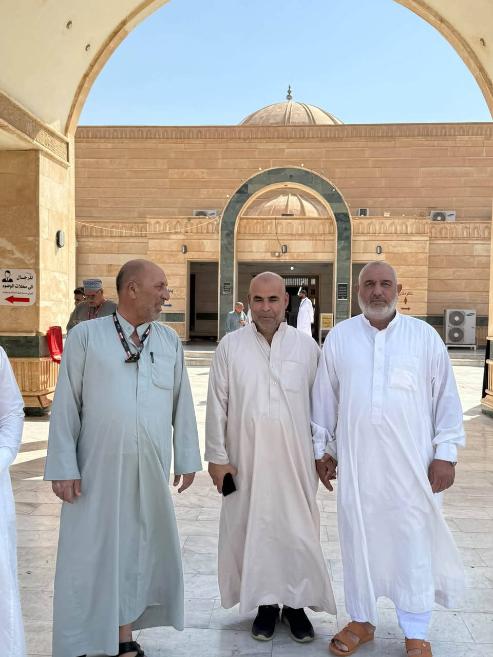 الحمدلله وصول قافله الحاج ماجد عمار ابو عنتر العاني   و الحاجۦ مؤيد ۦالقوزي  النخيب  بخير وصحه وسلامه بخير وصحه وسلامه  متجهين إلى الحدود العراقية السعودية 
نسال الله ان يصلو بخير وصحه وسلامه 

مستمرين باستلام الجوازات عمره هذا الشهر  للاستفسار يرجى زيارة مكتبنا في القاىم خلف سوق الدشاديش الرجالي 
او الاتصال على رقم التالي 
ماجد عمار ابو عنتر  ***********
مؤيد القوزي.      ***********
مكتب                *********** 
مع المرشد الدين الدكتور عبدالسلام عياده 
شركة جوهرة الصفا للسياحة و السفر و الحج و العمرة-الانبار القائم
