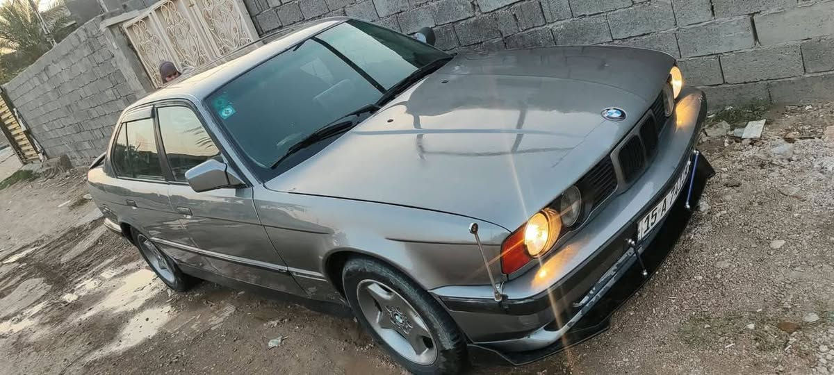 525 BMW     بي ام دبليو
مديل 92
محرك 6 سلندر مسكر
 تبريد شغال
تخم تاير جديد
سيارة في حالة جيدة ،كير ، مكينة
صدر السيارة نظيف
السيارة مصبوغة عام للجمالية
رقم انبار الإنكليزي الجديد
مكان السيارة بغداد ، ابو غريب 
*********** 
*********** واتساب
