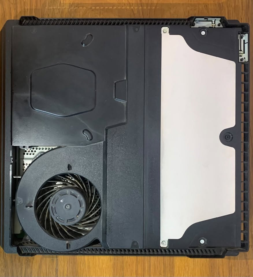 PS4 Pro لك ستيكر
قابل للتهكير
1تيرا
جويستك عدد 2 اصليه
جهاز جدأ نضيف

السعر 365 الف وبي مجال

متواجد واتس : ***********
