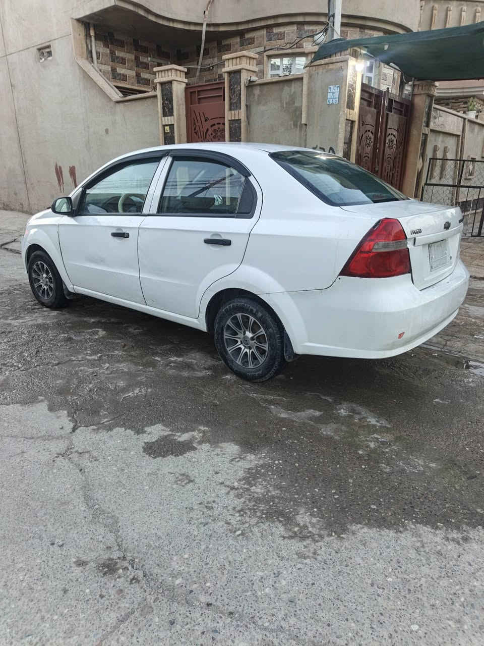 اڨيو 2007 السيارة بأسمي بيها طخة جاملق وبوند بدون دواخل محرك گير أنطيك شرط كاربون ماستر امريكي***********

