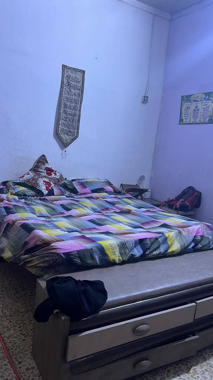 السلام عليكم بيت 130 متر للبيع تجاوز خلف مسبح الزعفرانيه يحتوي على غرفتين واستقبال ومطبخ وطرمه وترك وحمام وصحيات خارجي، كامل من مجاري رئيسية وكهرباء قريب على الشارع العام 15 متر.
اي استفسار على هذا الرقم
***********
