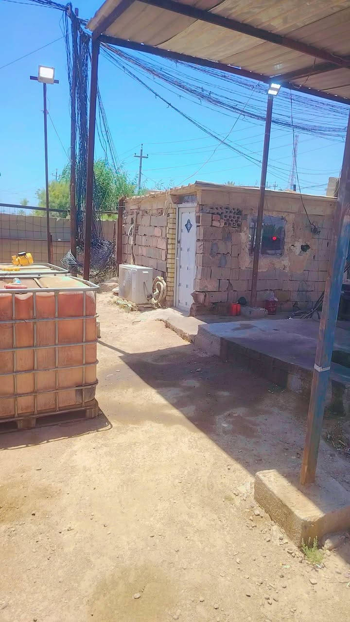 سلام عليكم موقع للبيع في النجف الاشرف بلحيدريه الحمل 600 بي مولدات اثنين والسعر 35 وبيه مجال بيصيط كلش ***********

