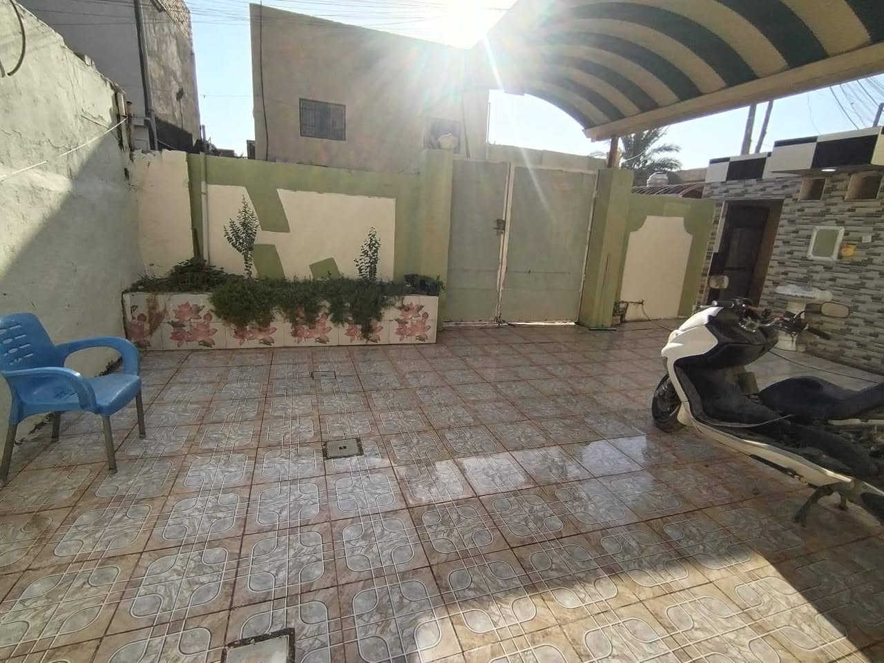 السلام عليكم
دار طابو صرف المساحة ٢٠٠م٢ واجهة١٠ ونزال ٢٠
يتكون من طابق واحد ويحتوي على
غرف عدد٢
صالة
استقبال
صحيات داخلية وخارجية
طارمة كبيرة
المكان حي العسكري شارع الاسواق داخل فرع عامر حسوني
السعر ١٢٠مليون وبي مجال
التواصل خاص او على الرقم ***********
