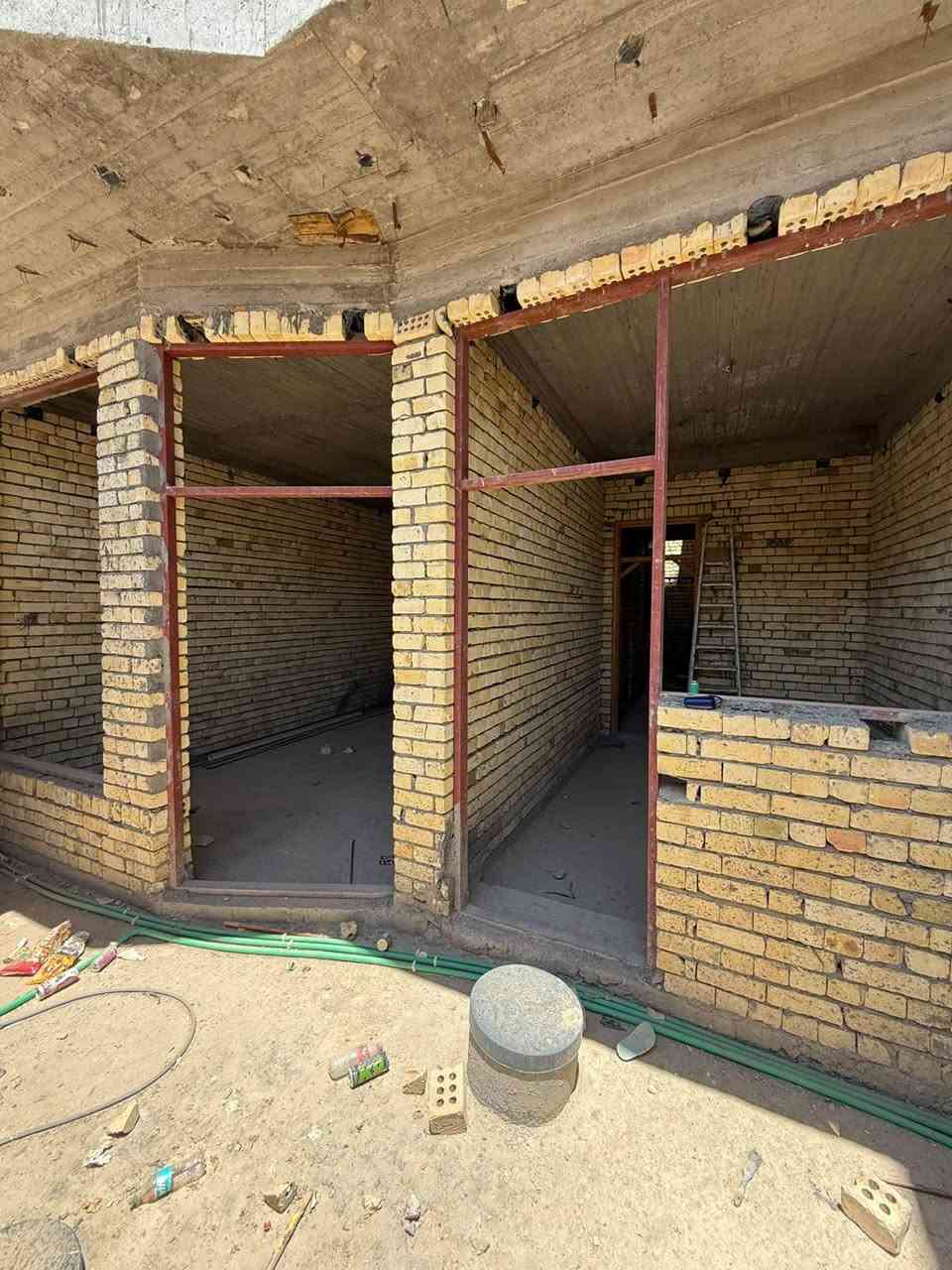 للبيع.... للبيع... هيكل طابو صرف مساحة 100 متر الواجهة 7 والنزال 14 طابقين والثالث بيتونة.. 4 غرف نوم.. مطبخ واستقبال وصالة وصحيات عدد 3 .. بناء طابوق درجة اولى والأساس رفت.. المجاري كاملة وتأسيس الماء كامل . عنوانه العزيزية حي الجديدة مقابل متوسطة اجنادين.

المنطقة مخدومة بشبكة الماء والكهرباء والبنى التحتية والشارع صب بانتظارك التبليط.

للاستفسار مراجعة 

مكتب سيد علي الموسوي للعقار 

عنوان المكتب 

العنوان واسط قضاء العزيزية حي الموظفين شارع 30 مجاور مدرسة نون والقلم الأهلية

 

أو الاتصال بالارقام التالية 

 سيد علي الموسوي ***********

احمد محسن ابو مرتضى ***********
