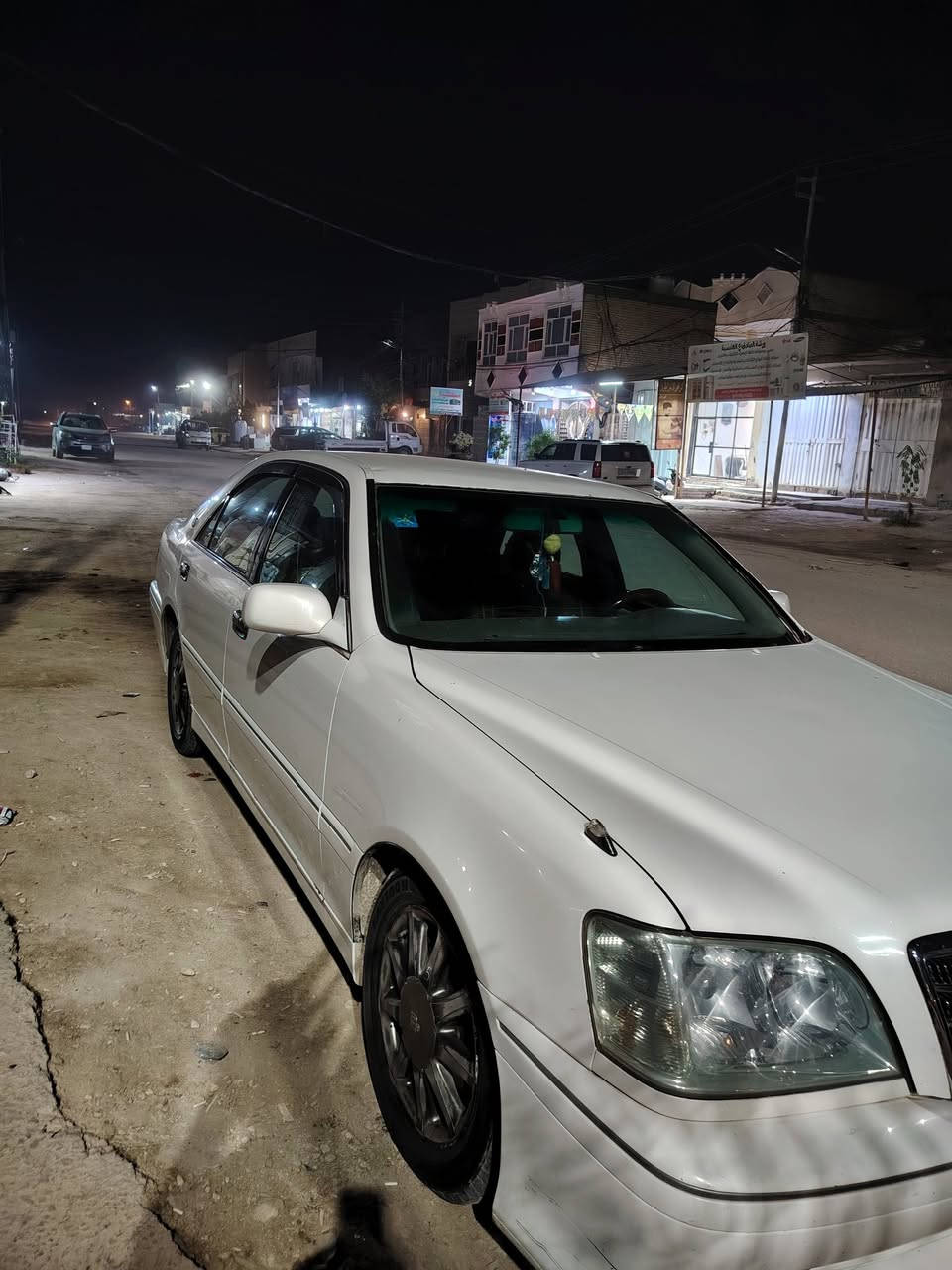 ملكه • ٢٠٠٠ • رقم واسط