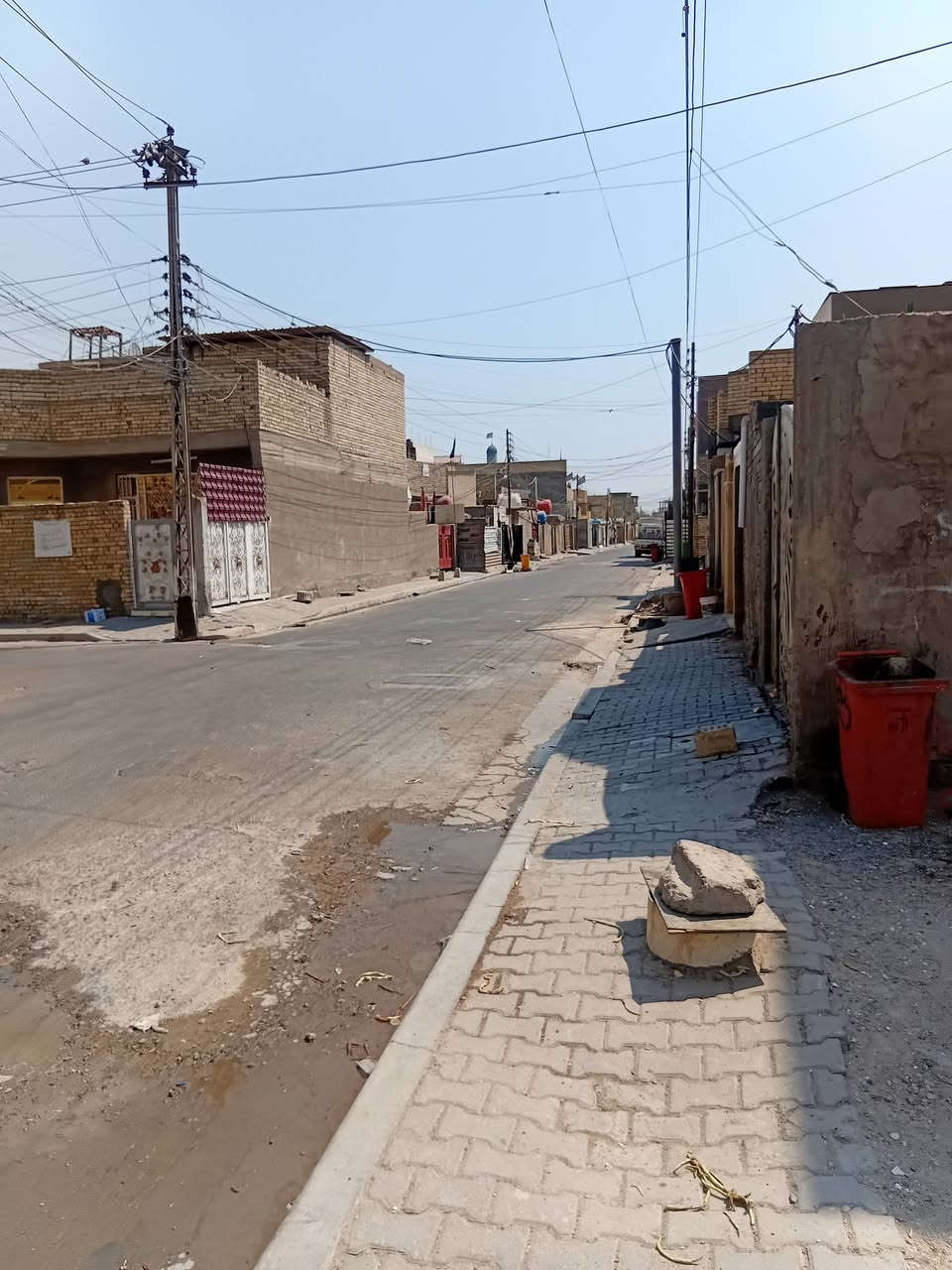 السلام عليكم بيت لبيع سعر 115 وبية مجال عنوان جسر ديالى لقديم يم مدرسة موسئ الكاظم مساحة 100 متر رقم ***********

