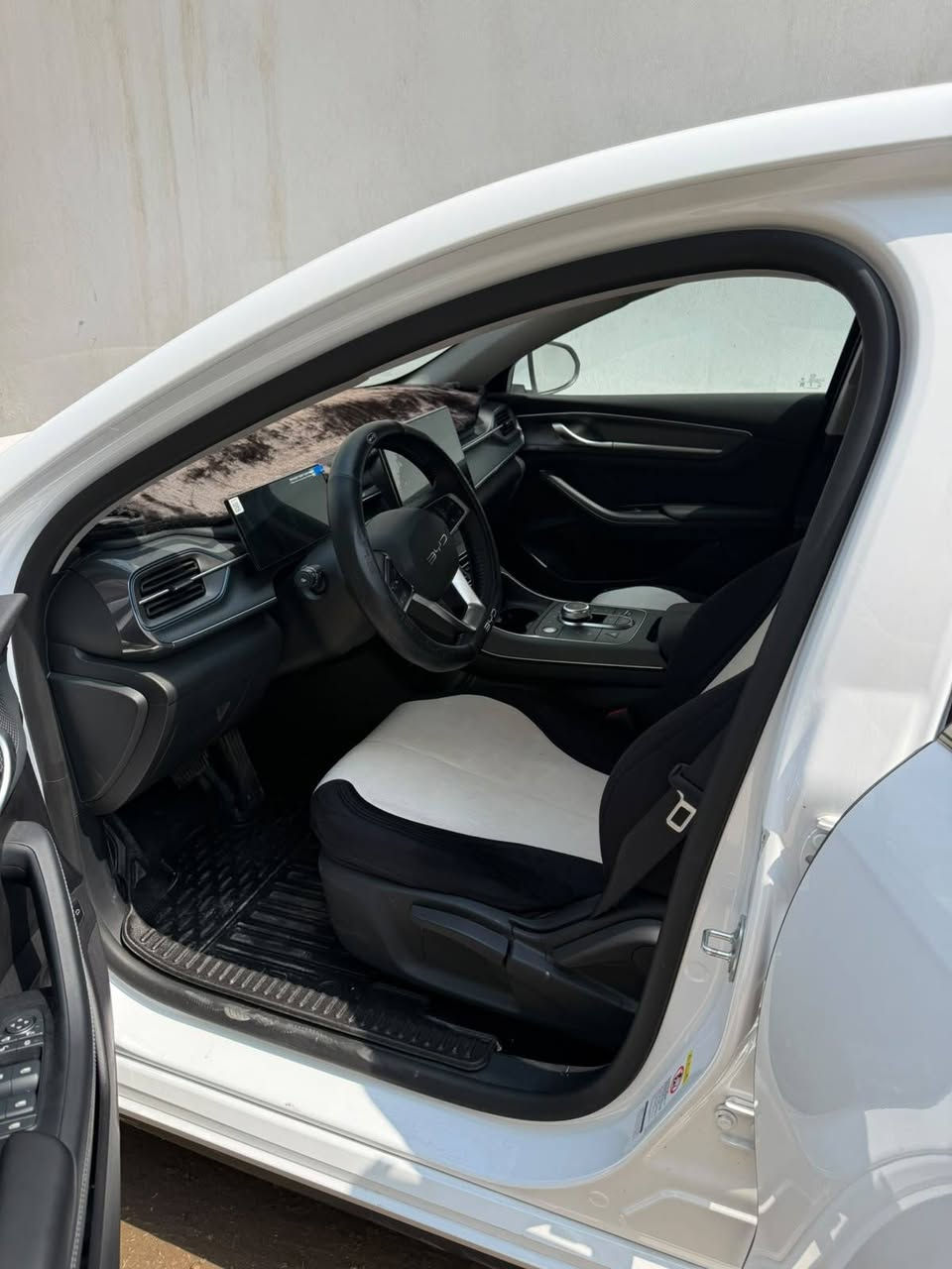 byd destroyer 2025
ماشيه 1.250 زيرووو 
بدون حادث مكفوله كفاله شخط بسيط بالدعاميه 
بدون صبغ 
السعر 20.750 وبيها مجال للطيبين
المكان النجف الاشرف
***********
