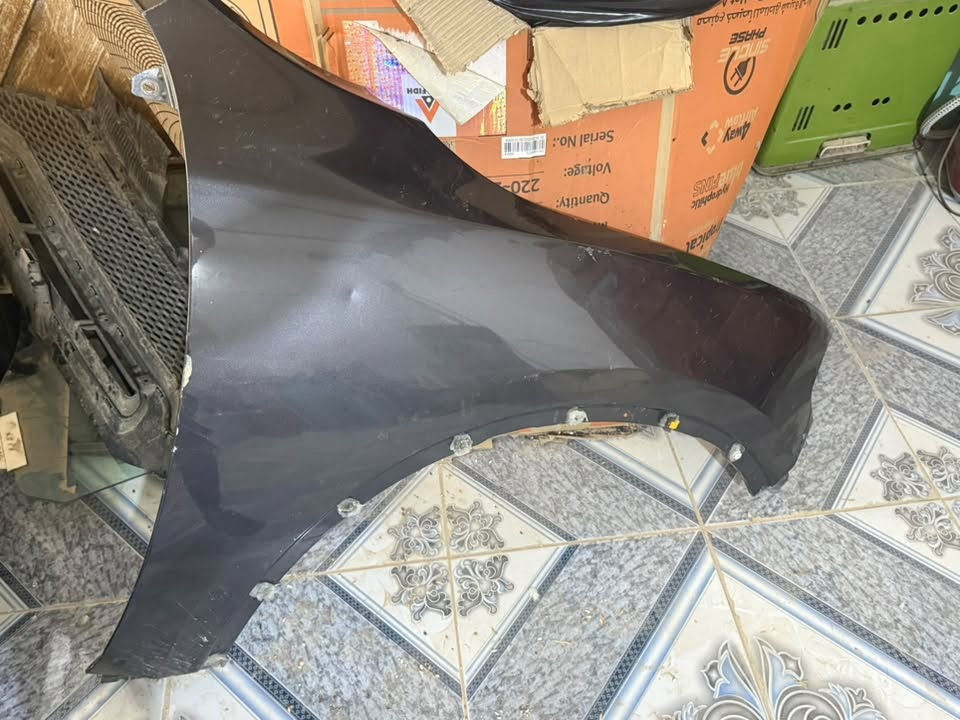 ٢٠١٩ • قطع غيار • باب ضربة خفيفة